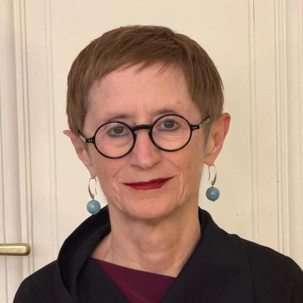 Dr.in Andrea Lenger